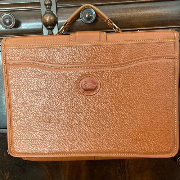 COPY - Dooney and Burke messenger bag/ crossbody/ laptop. Pebble leather. - Picture 2 of 8